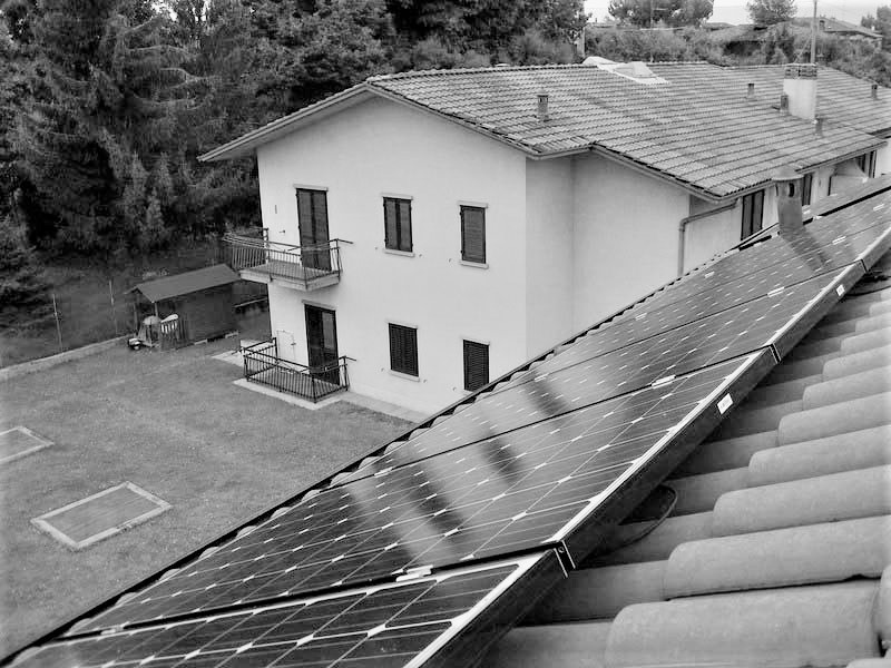 Pannelli solari e fotovoltaici sugli edifici - Geometra Mancuso - Firenze